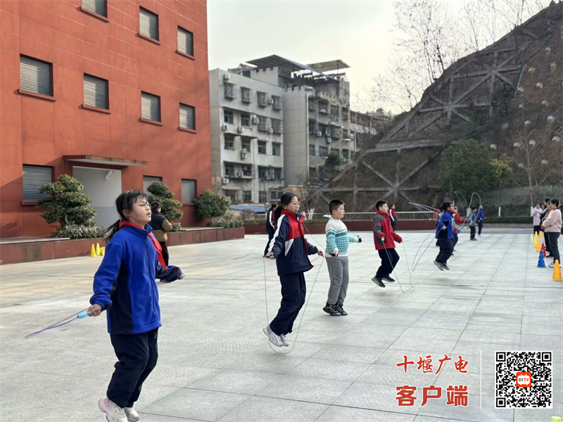81F425978D02A9F7D147EC7A3EE69935_副本