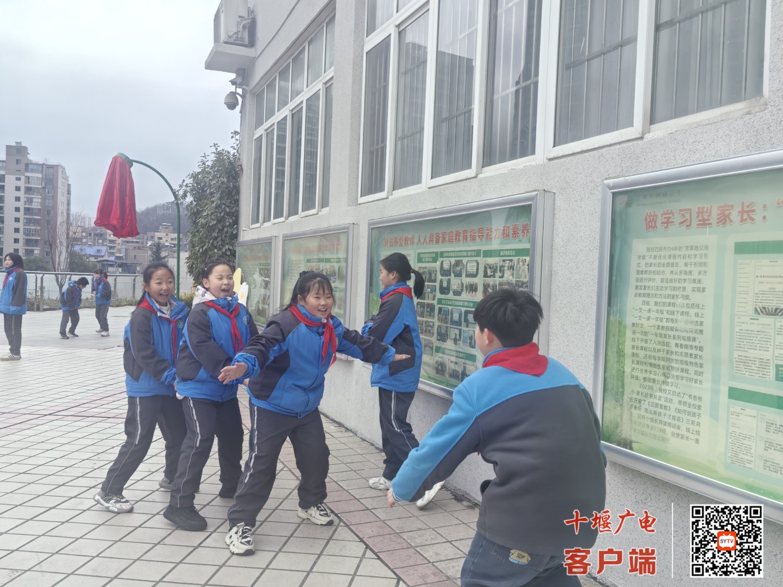 7565a2de82f1bc591ef73058f3cea9c