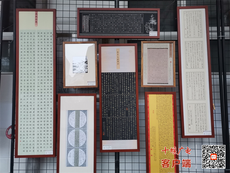 5F694F28F89156F51C44D3D92B3A70F7_副本