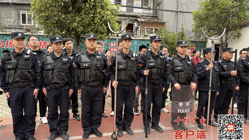2025.3.27 十堰市东风铁路学校开展反恐安全演练活动 (2)_副本