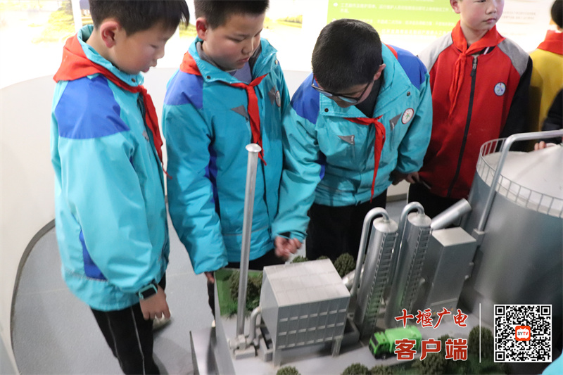 2025.3 十堰市东风铁路学校开展三月主题德育活动 (4)_副本