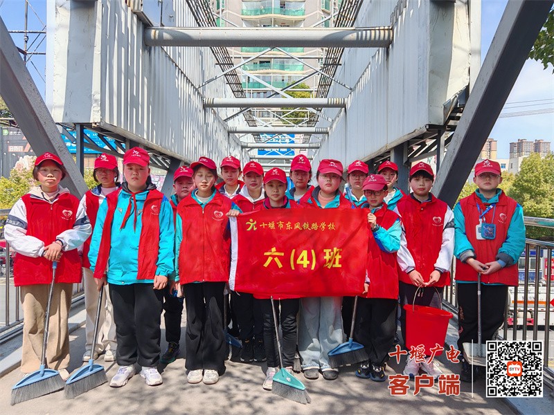 2025.3 十堰市东风铁路学校开展三月主题德育活动 (2)_副本1