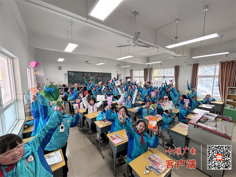 2025.3 十堰市东风铁路学校开展三月主题德育活动 (1)_副本1