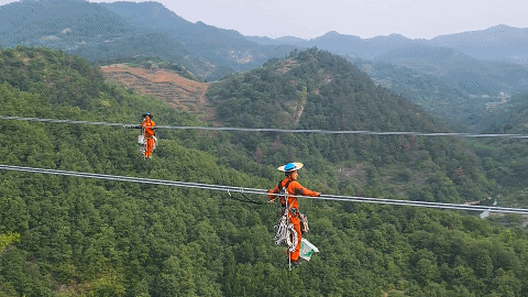 十堰松石至大堰220千伏输电线路工程建设完工20255161413541