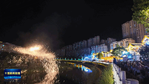 竹溪武陵不夜城光影街开街20258171953502