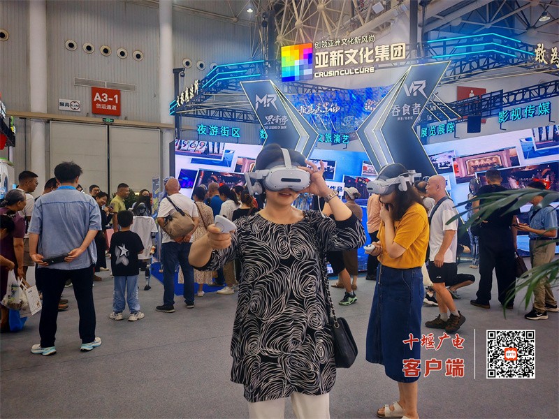 游客体验《黑暗创世纪》剧游
