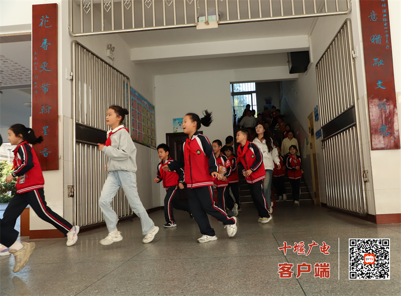 C519532D438F4097D2A1ED04CD9E7322_副本
