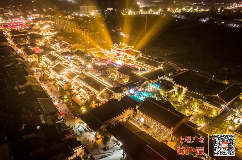 9.度假区街区夜景_副本