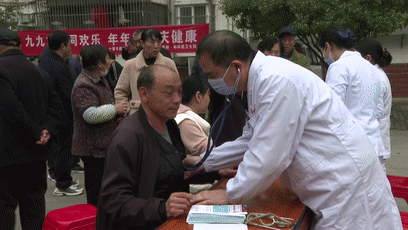 温情满重阳我市各地敬老爱老活动丰富又贴心[00-07-12--00-07-18]