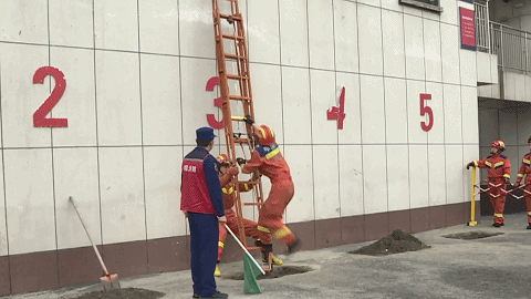 基层消防技能大比武 12支队伍激烈角逐 20251162024224