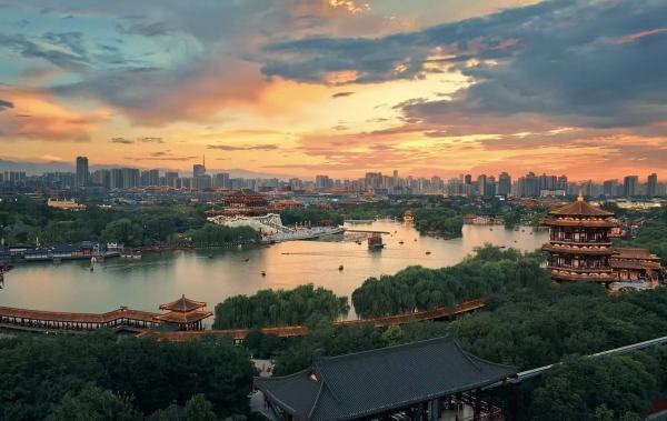 e561654b13c74c71a5158ee3d9a65c13