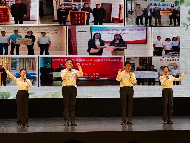 ec766d42975bca15ba5b6772ee15d90f