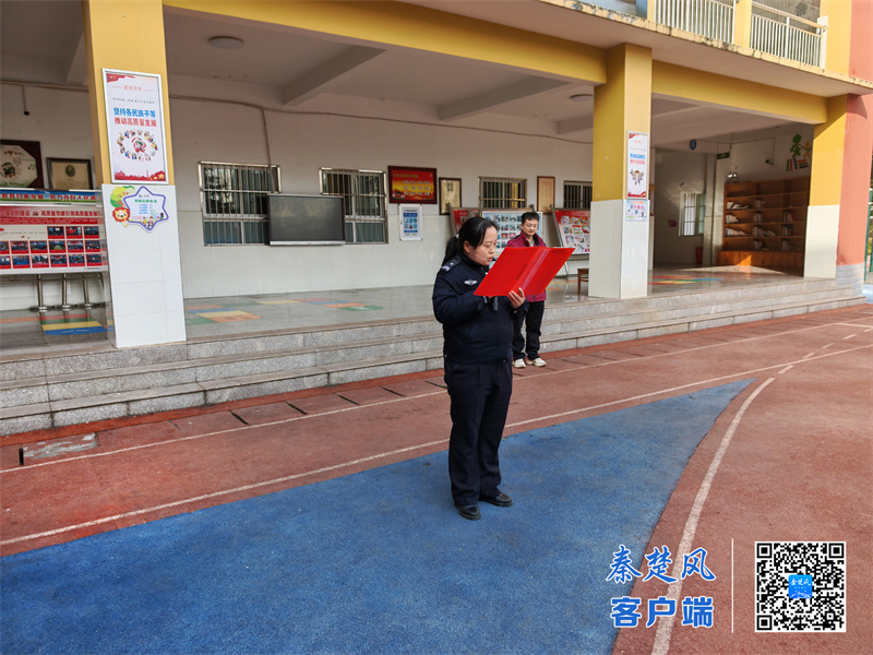 60640559BAF6E0517A1C0E408EAA8F3A_副本