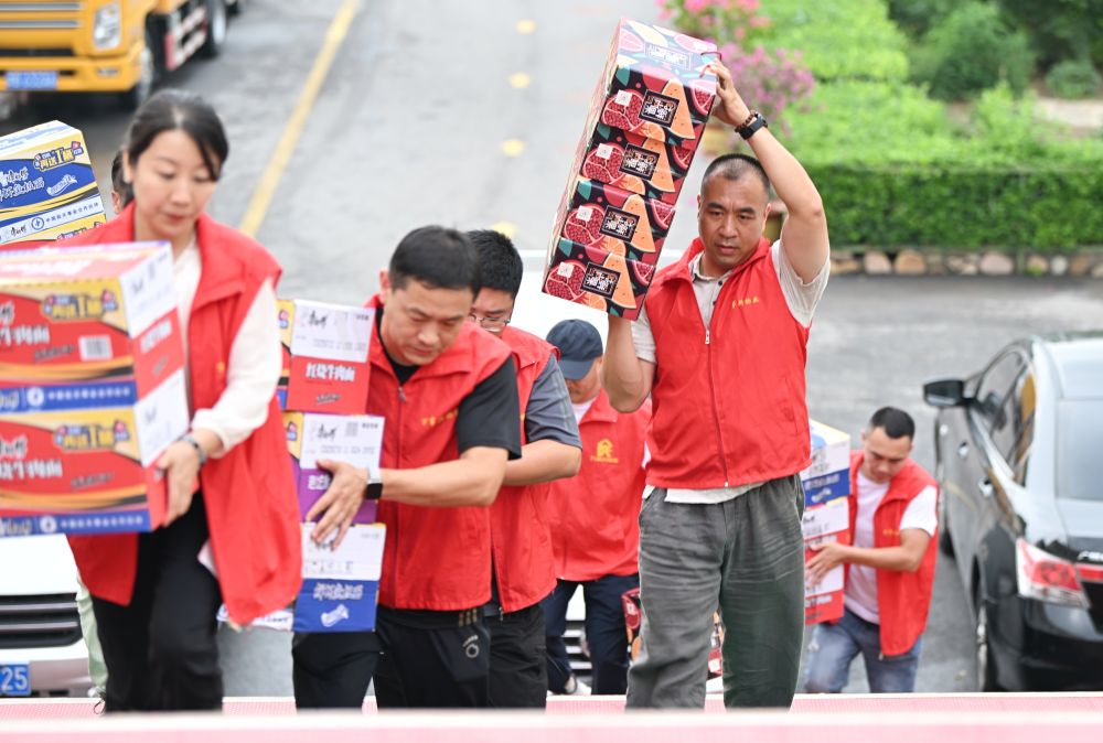 15847dff3845482b859f25f92bf1ff6d