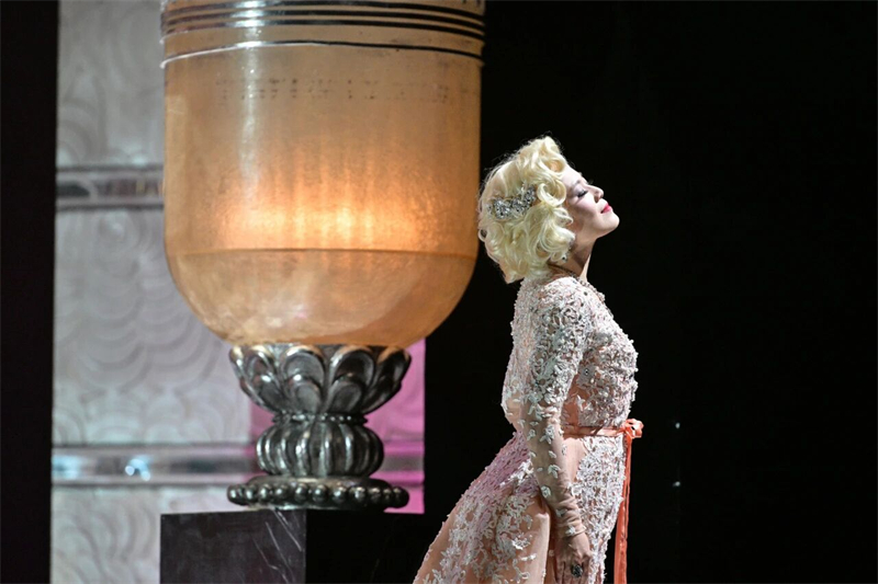 国家大剧院制作雷哈尔轻歌剧《风流寡妇》往期剧照2