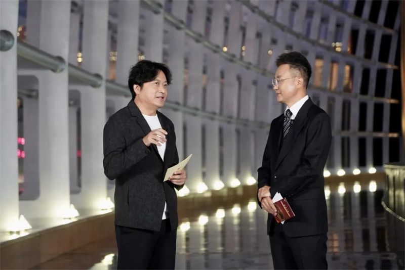 著名主持人与艺术家在“第二现场”探班台前幕后2