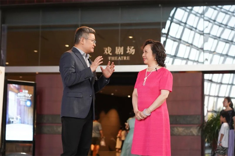 著名主持人与艺术家在“第二现场”探班台前幕后1