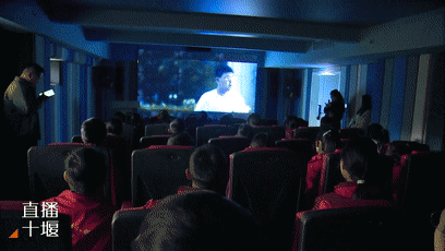 一组宪法活动市检察院举行宪法宣誓仪式[00-01-11--00-01-19]