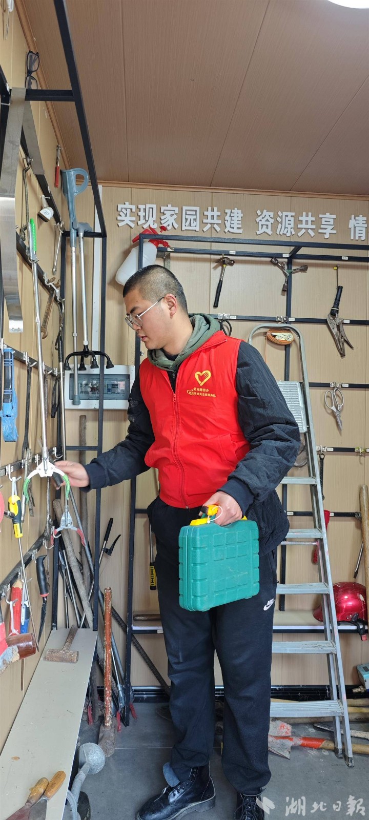 9190835195921958af87a10a538e3a57