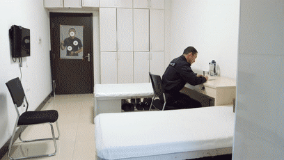 省级大赛射击第一名  特警郑晓煜的“枪王”之路[00-03-31--00-03-38]