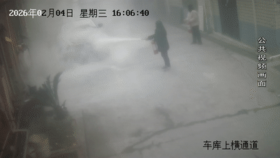 闻烟而动   一场教科书式的小区火情处置[00-01-16--00-01-24]