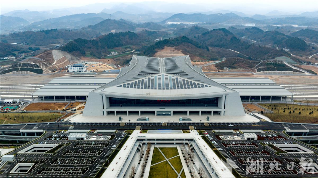 5b48474a-c647-4d06-8da0-e5de6b4d0d28