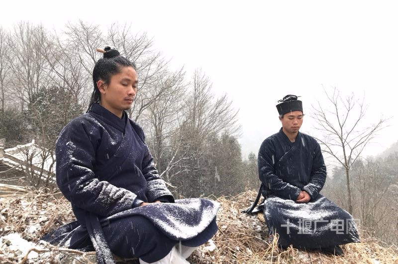 下雪天武当道人在干什么