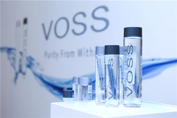 第一瓶竹溪voss矿泉水问世附独家视频