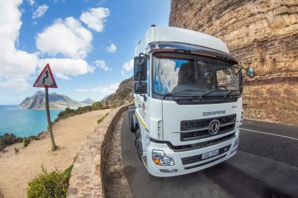 打开西部非洲市场,首批16辆东风天龙交付