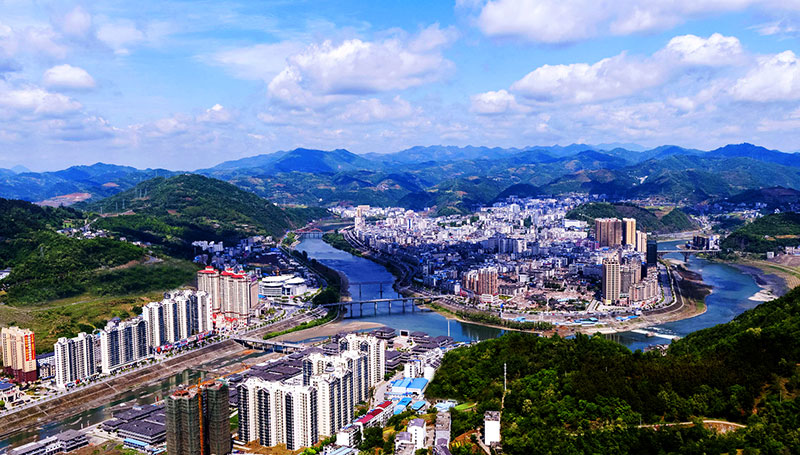 竹山县城全景(王华-摄)800