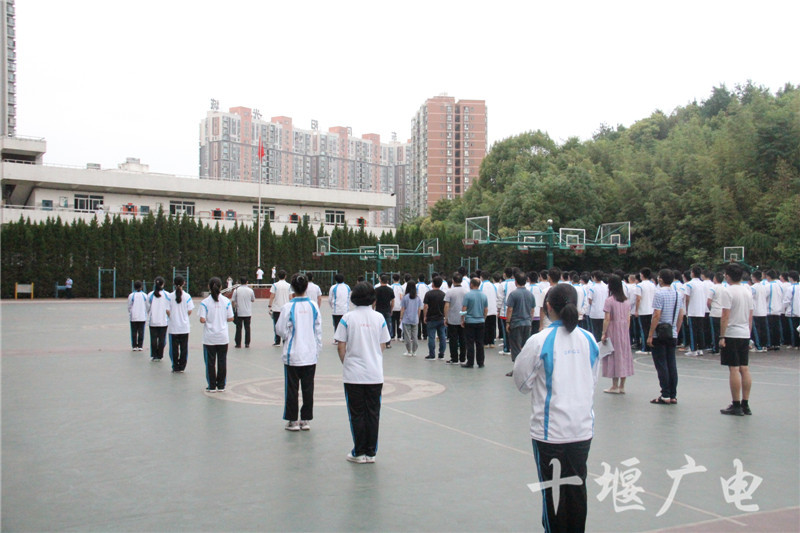 东风高中学生周泽平获"新时代好少年"称号-十堰广电网