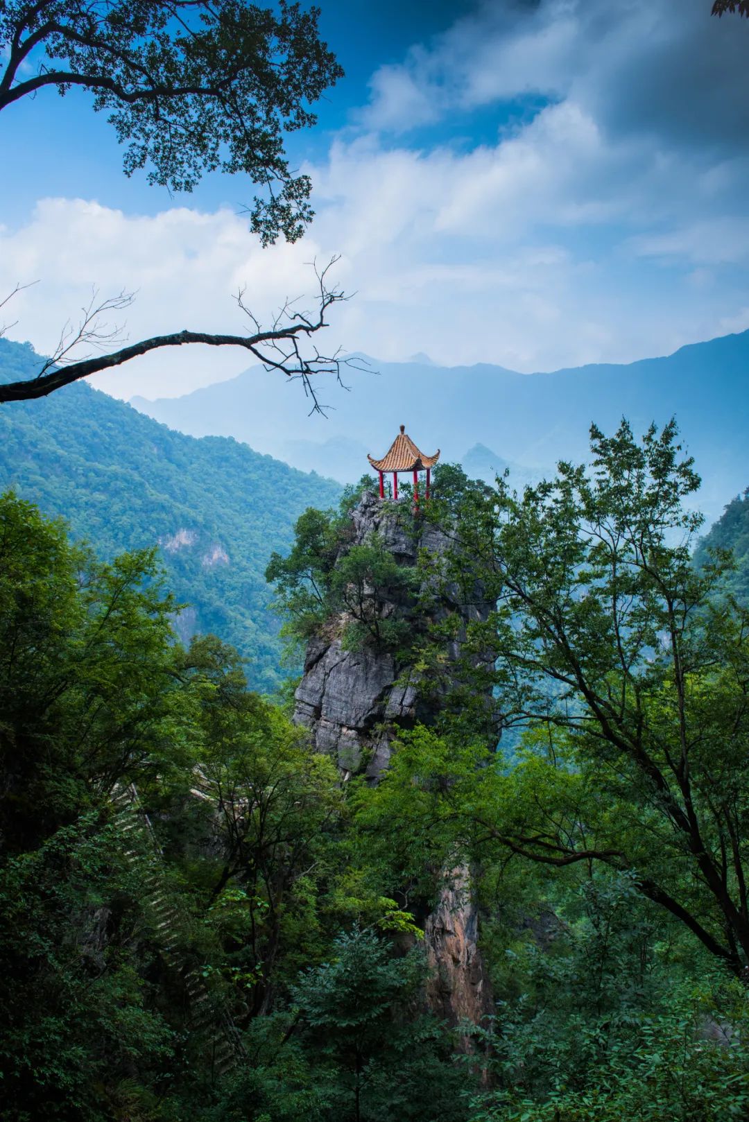 十堰市房县神农大峡谷景区