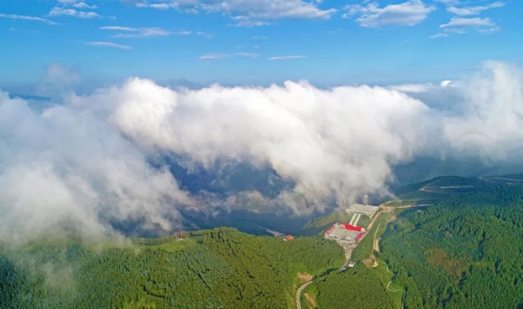 红色之山:武夷山与五台山