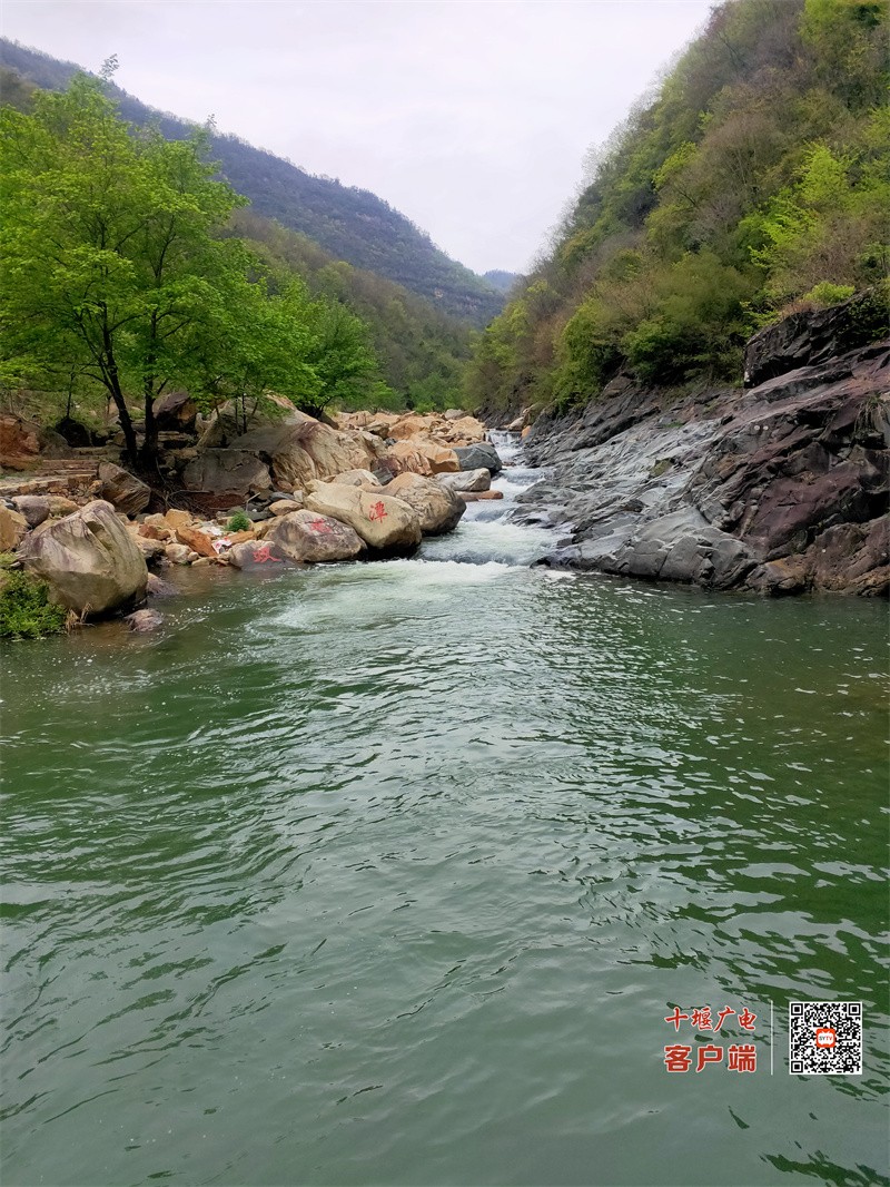 房县青峰大裂谷景区图片